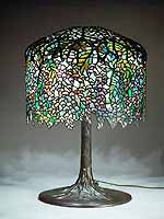 18" Wisteria Tiffany-lamp